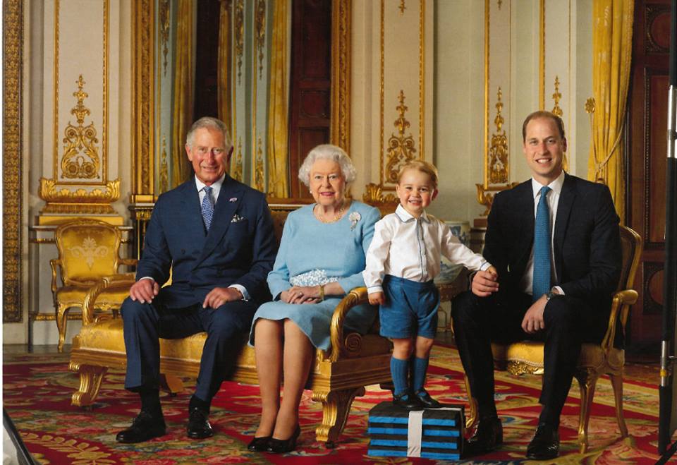 Новая марка от королевской семьи в честь 90-летия Елизаветы II 